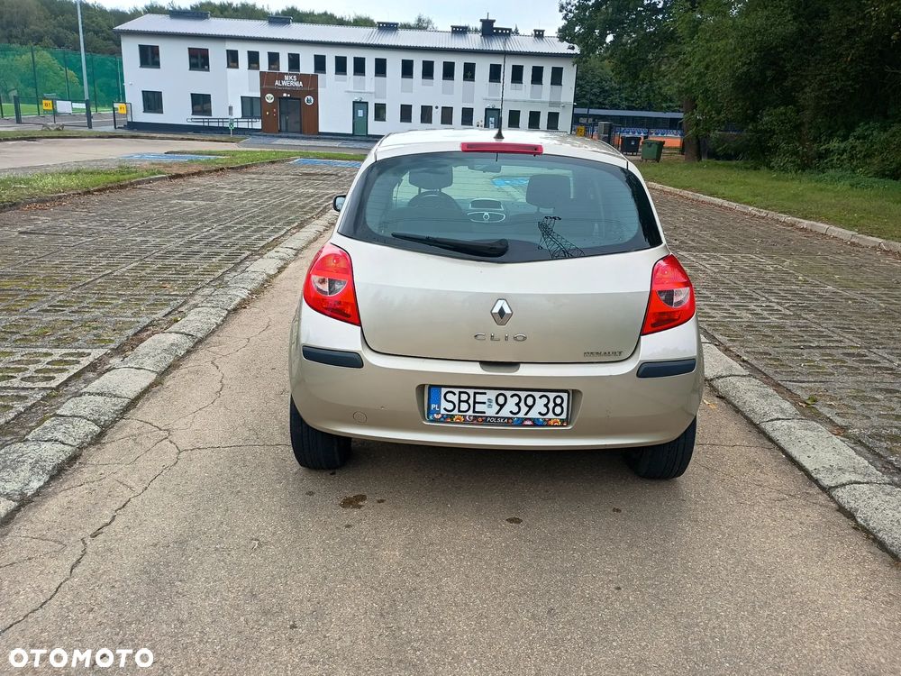 Renault Clio 1.6 16V Expression - 3