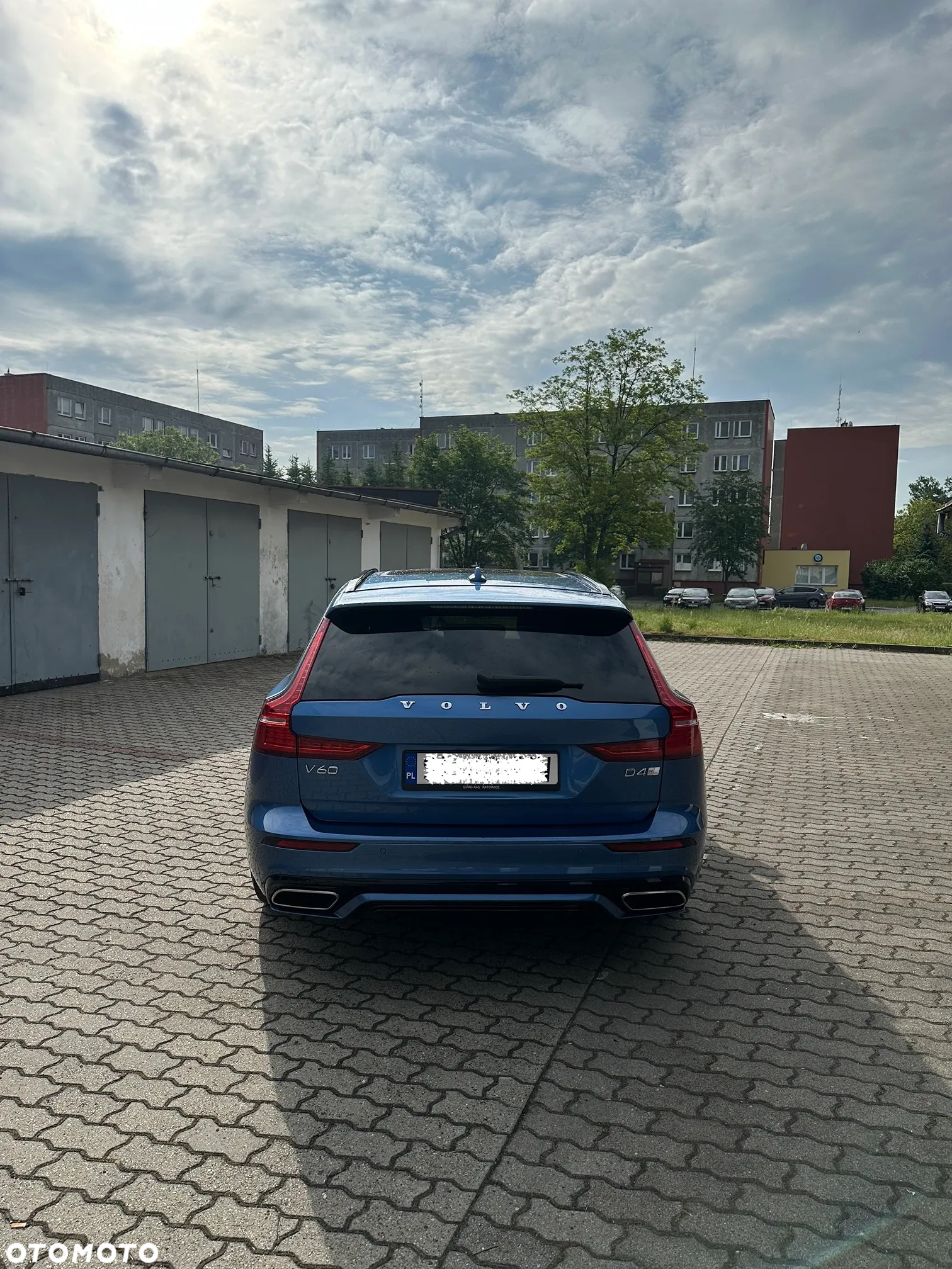 Volvo V60 D4 R-Design - 6