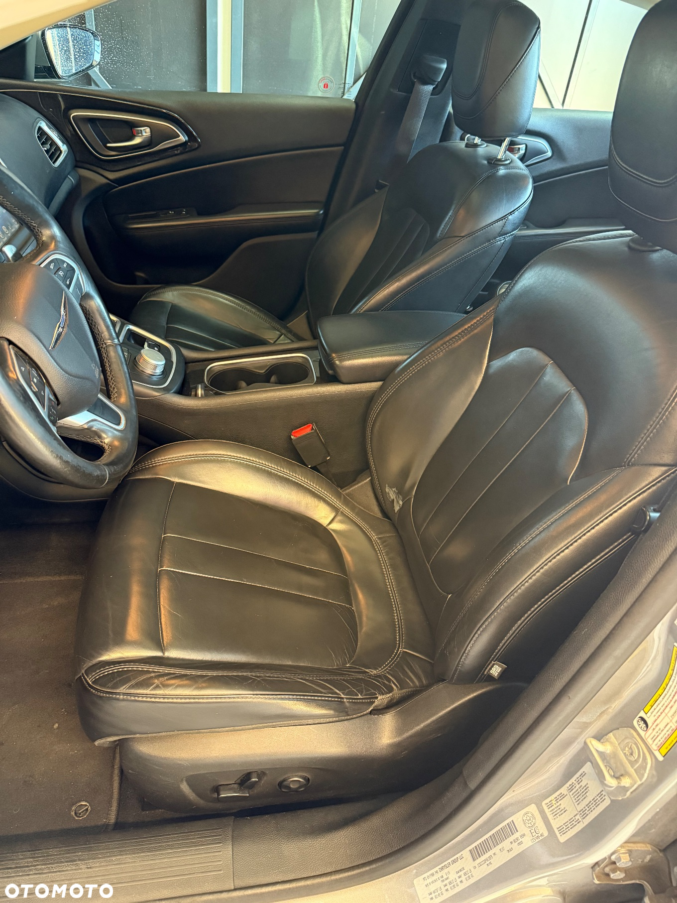 Chrysler 200 - 7