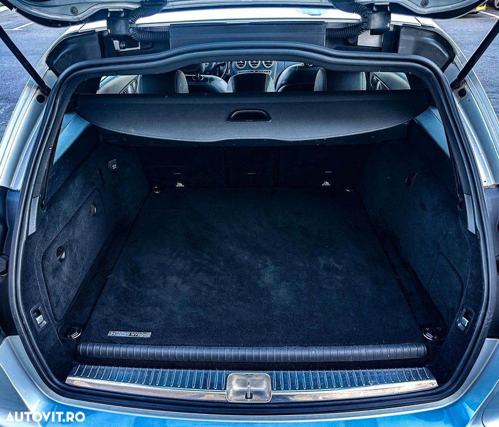 Mercedes-Benz C - 12