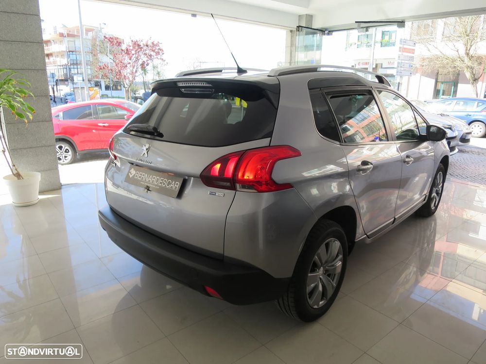 Peugeot 2008 1.2 PureTech Style - 4