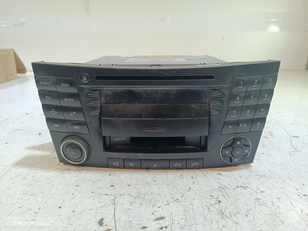 SISTEMA DE ÁUDIO RÁDIO CD MERCEDES-BENZ CLASE E BM 211 BERLINA - 1
