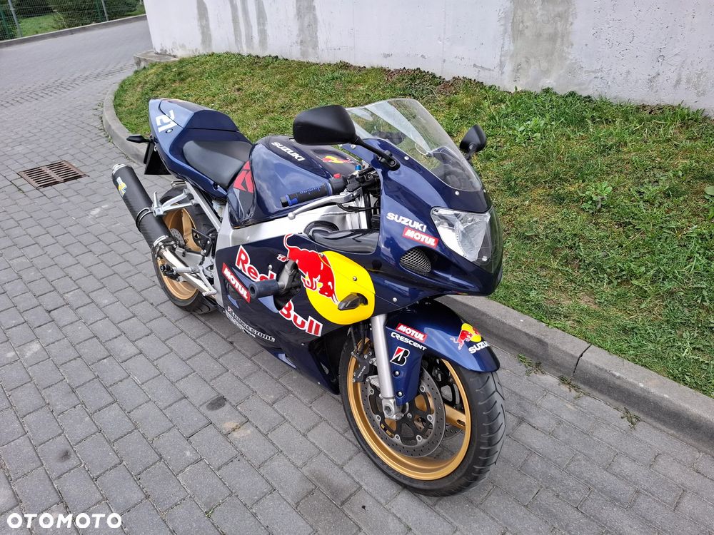 Suzuki GSX-R - 6