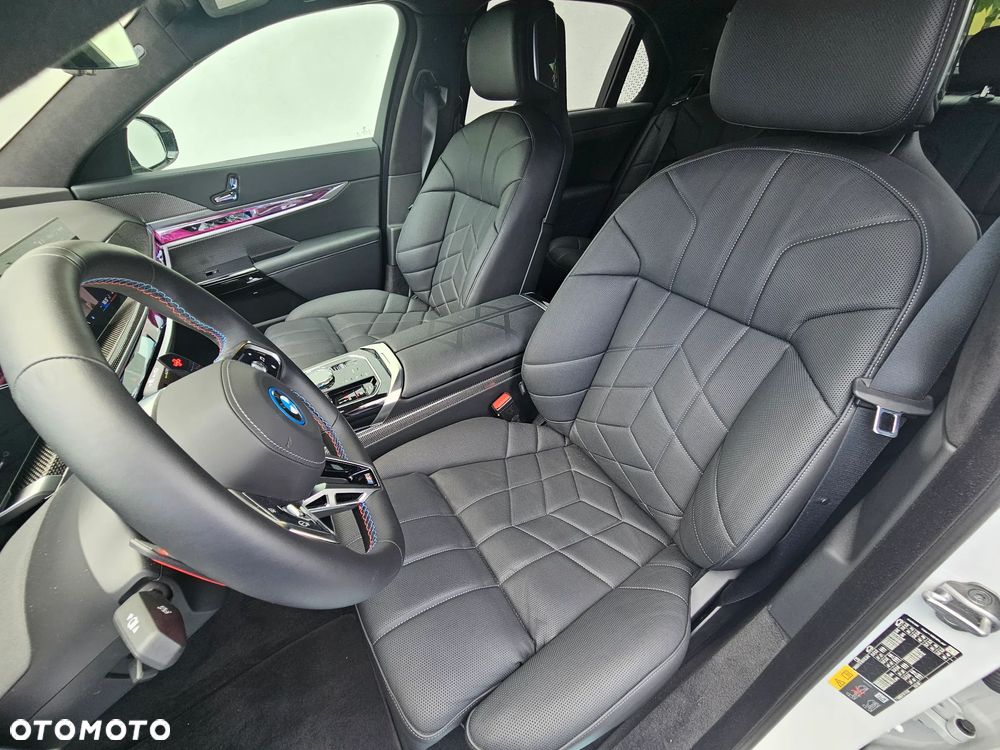 BMW Seria 7 M760e PHEV xDrive sport - 11