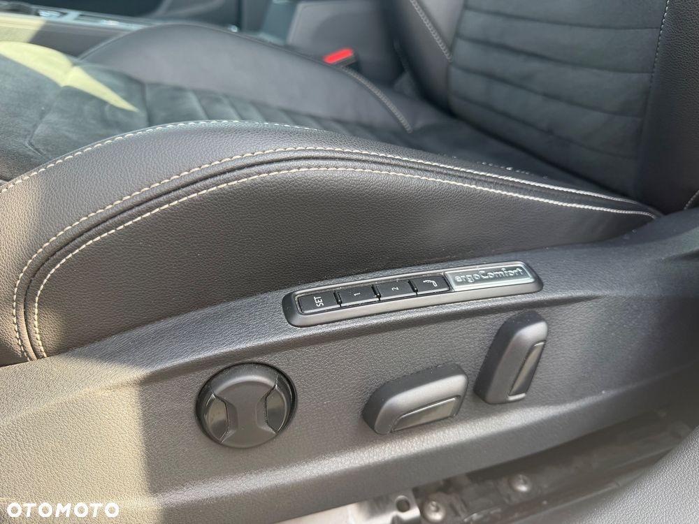 Volkswagen Passat 2.0 TDI EVO Business DSG - 17