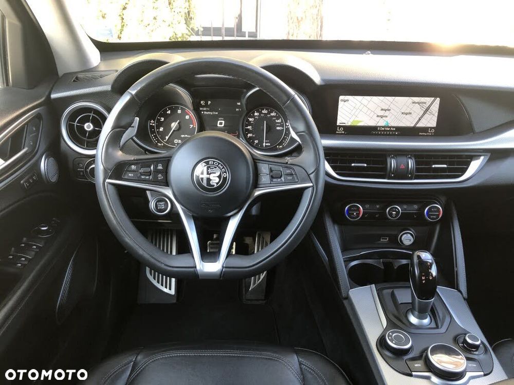 Alfa Romeo Stelvio 2.0 Turbo 16V AT8-Q4 Lusso - 11