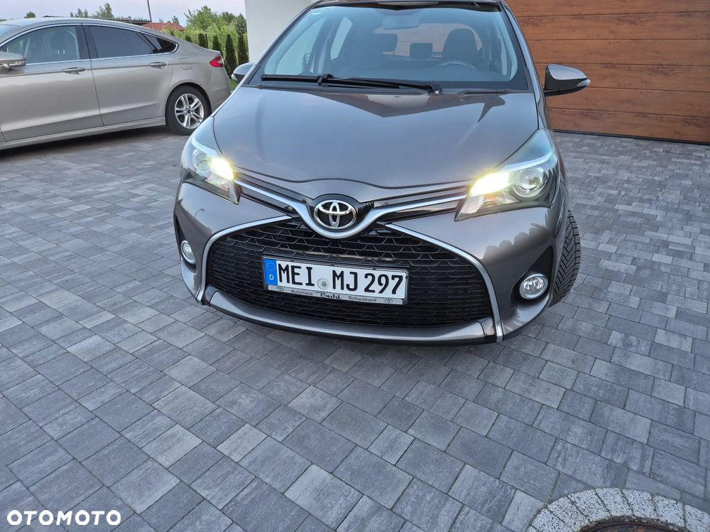 Toyota Yaris 1.33 VVT-i Lounge - 5