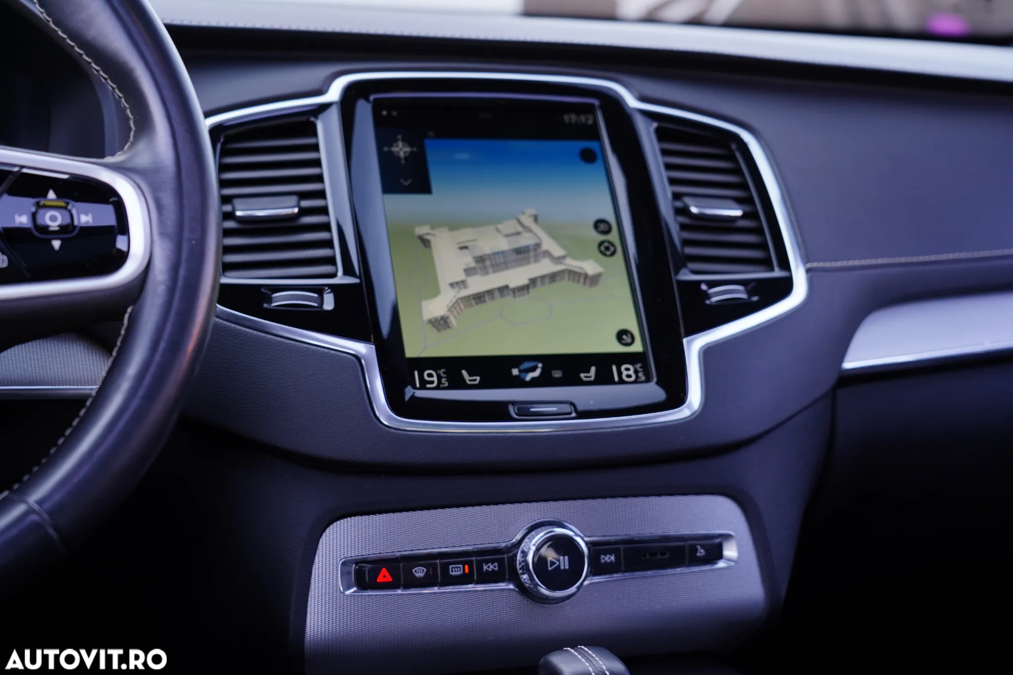 Volvo XC 90 AWD T8 Twin Engine Geartronic RDesign - 36
