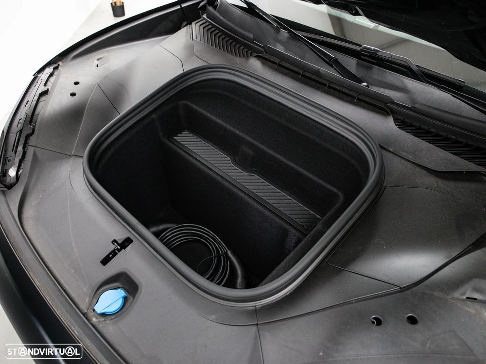 Porsche Cayenne Electric Turbo - 52