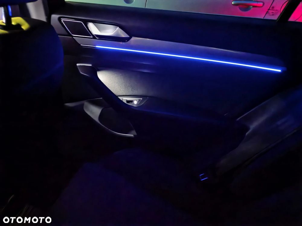 Volkswagen Passat - 21