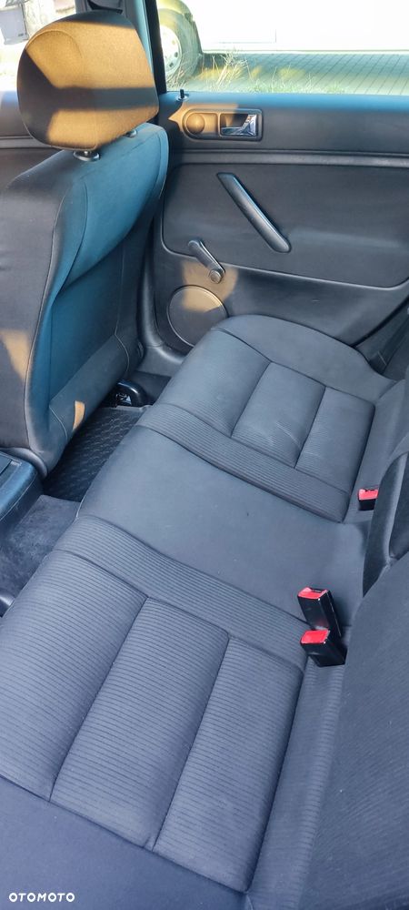 Volkswagen Passat 1.6 Basis - 25