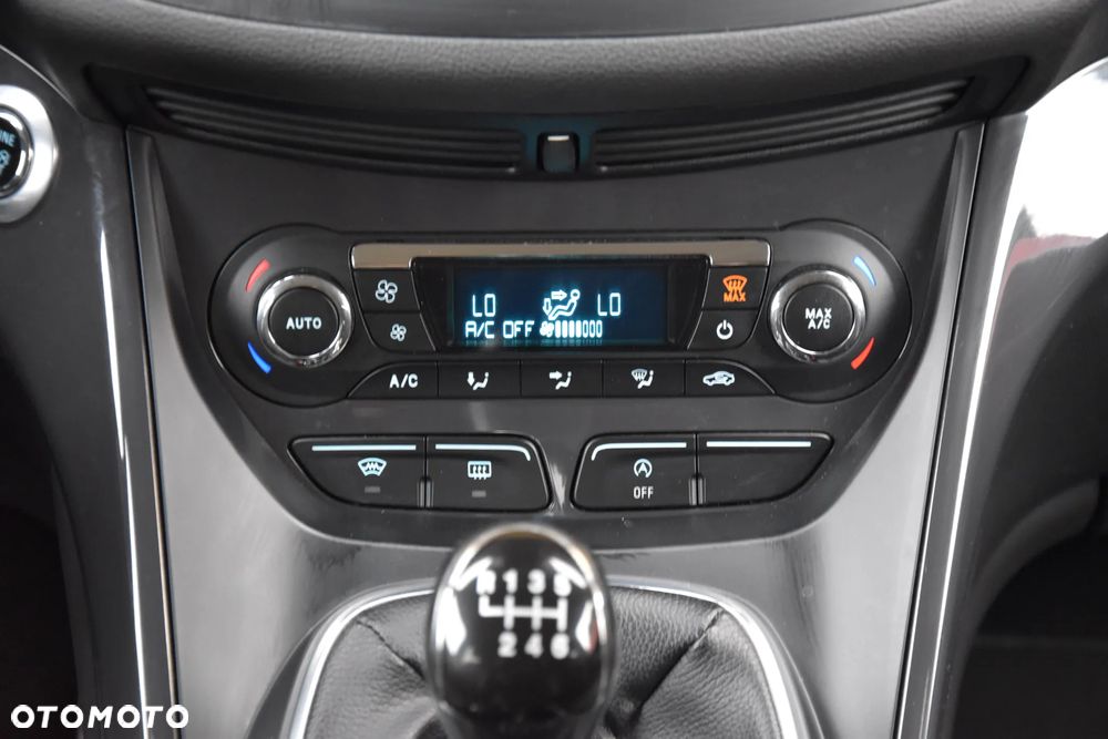 Ford Kuga 2.0 TDCi AWD Titanium - 27
