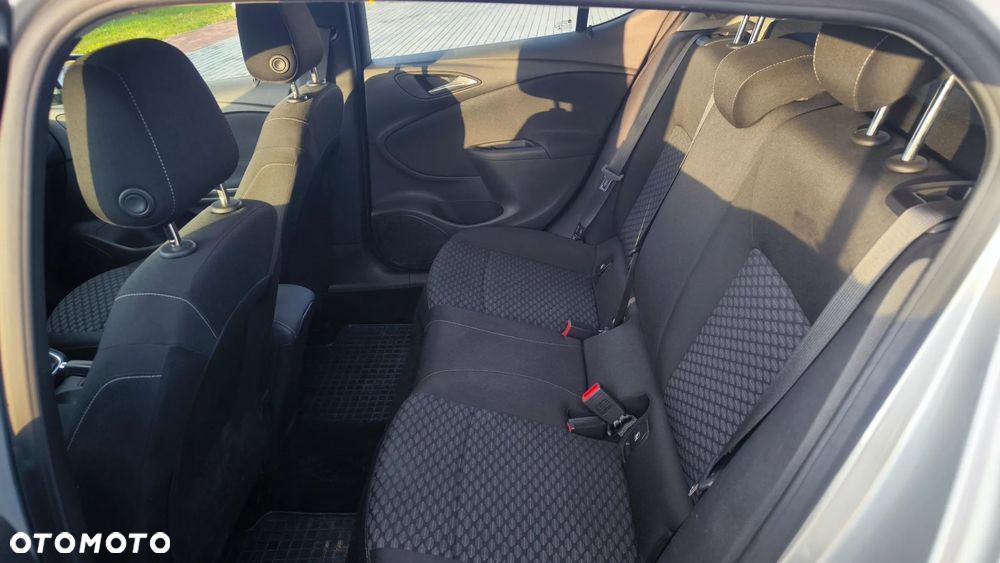 Opel Astra 1.6 CDTI Enjoy - 15