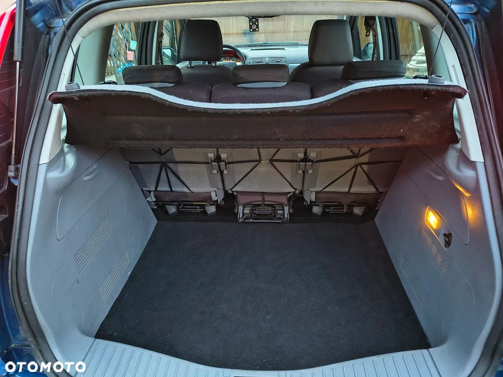 Ford C-MAX 1.8 Ambiente - 12
