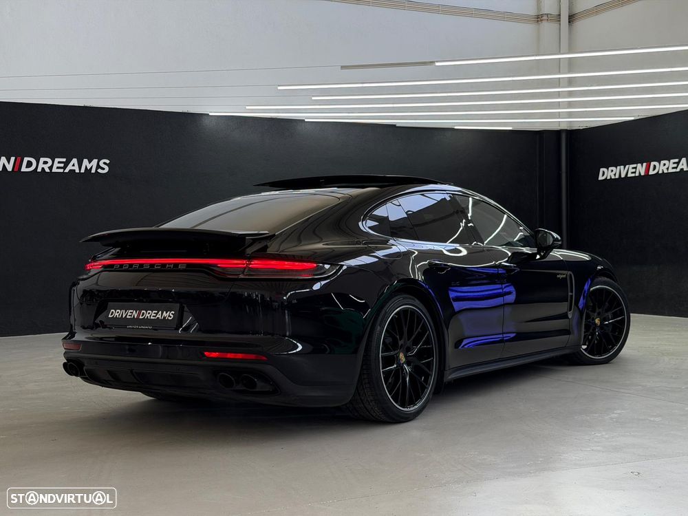 Porsche Panamera 4 E-Hybrid Platinum Edition - 35