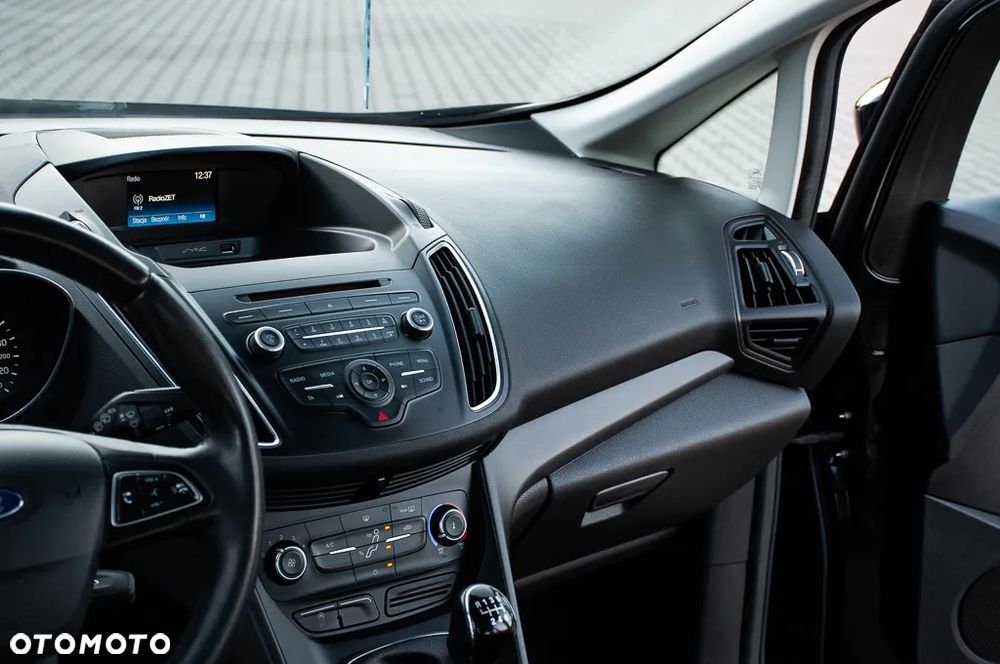 Ford Grand C-MAX - 31