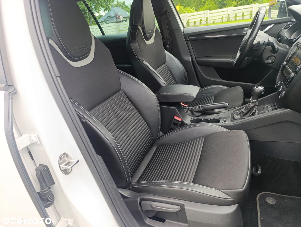 Skoda Octavia 2.0 TDI DSG RS - 8