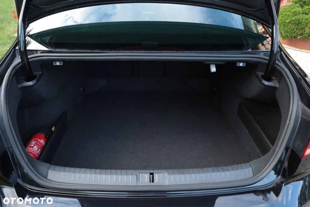 Volkswagen Passat 2.0 TDI EVO Elegance DSG - 22