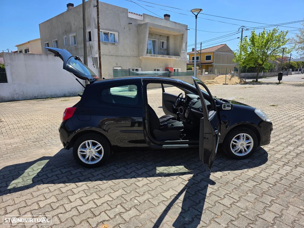 Renault Clio 1.2 16V Confort Dynamique - 4