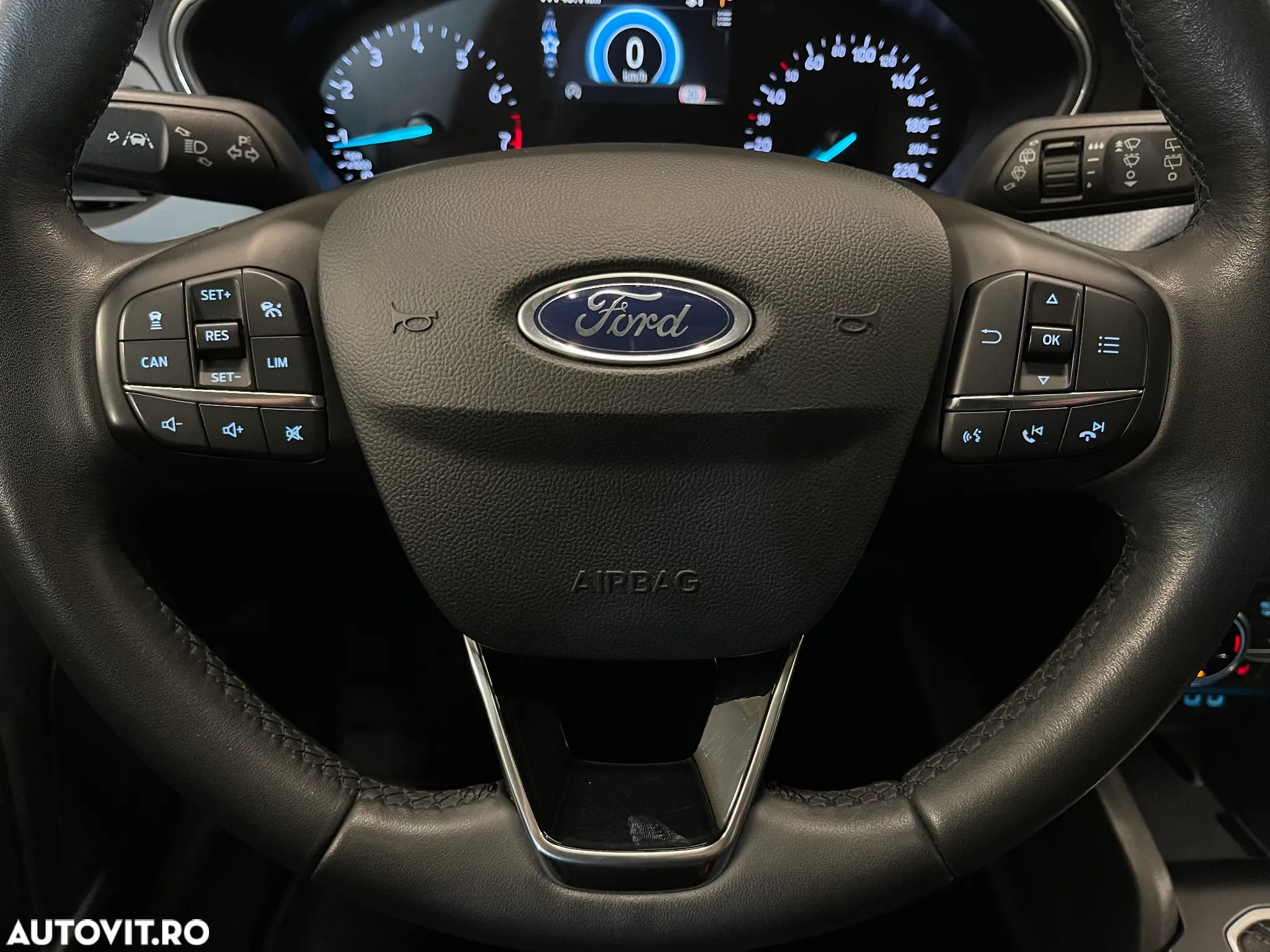 Ford Focus 1.0 EcoBoost Active - 26