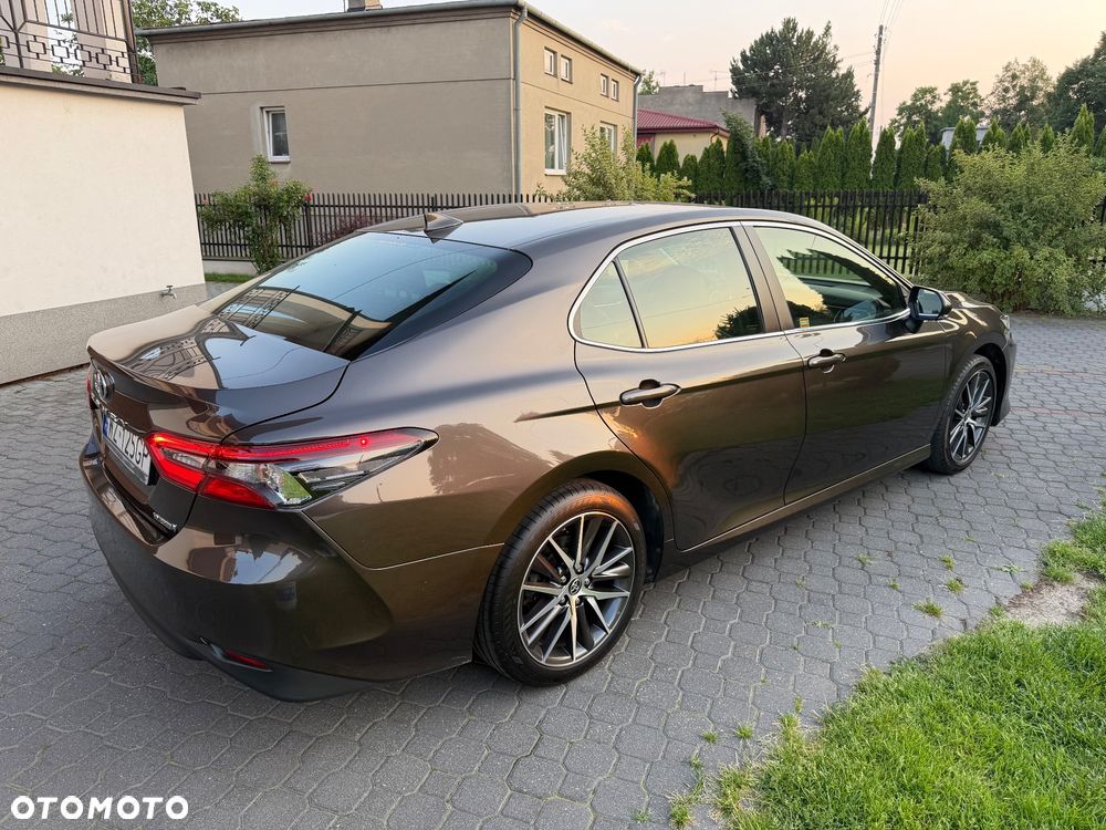Toyota Camry - 9