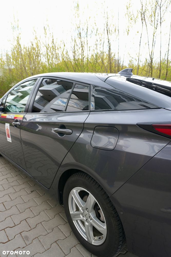 Toyota Prius 1.8 Hybrid Premium - 13