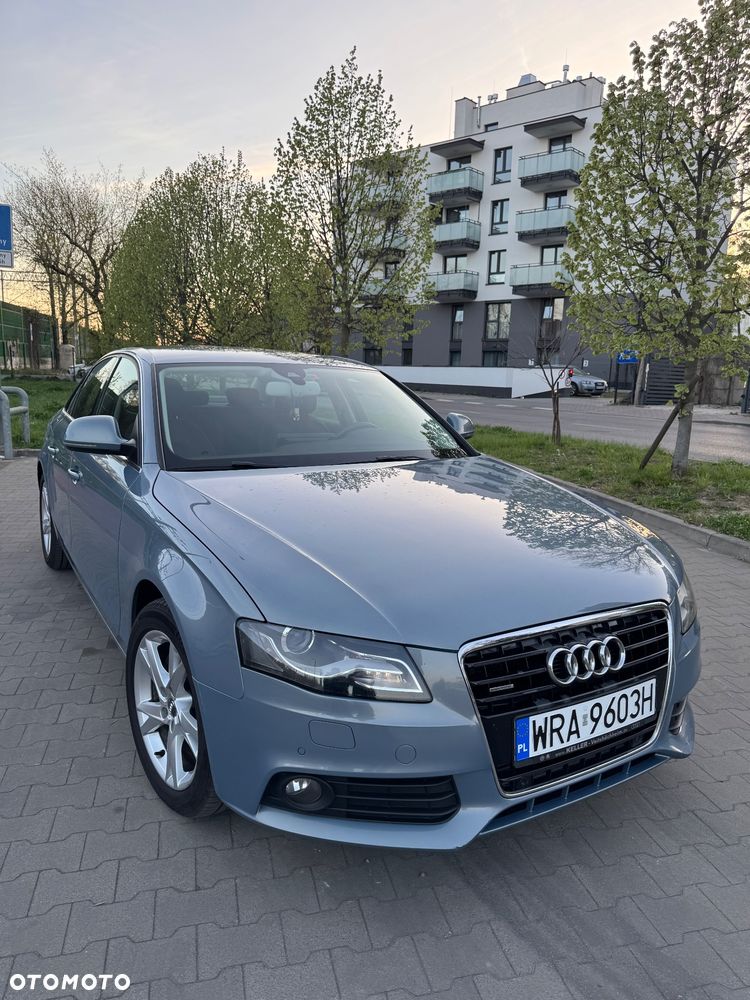 Audi A4 Limousine - 1