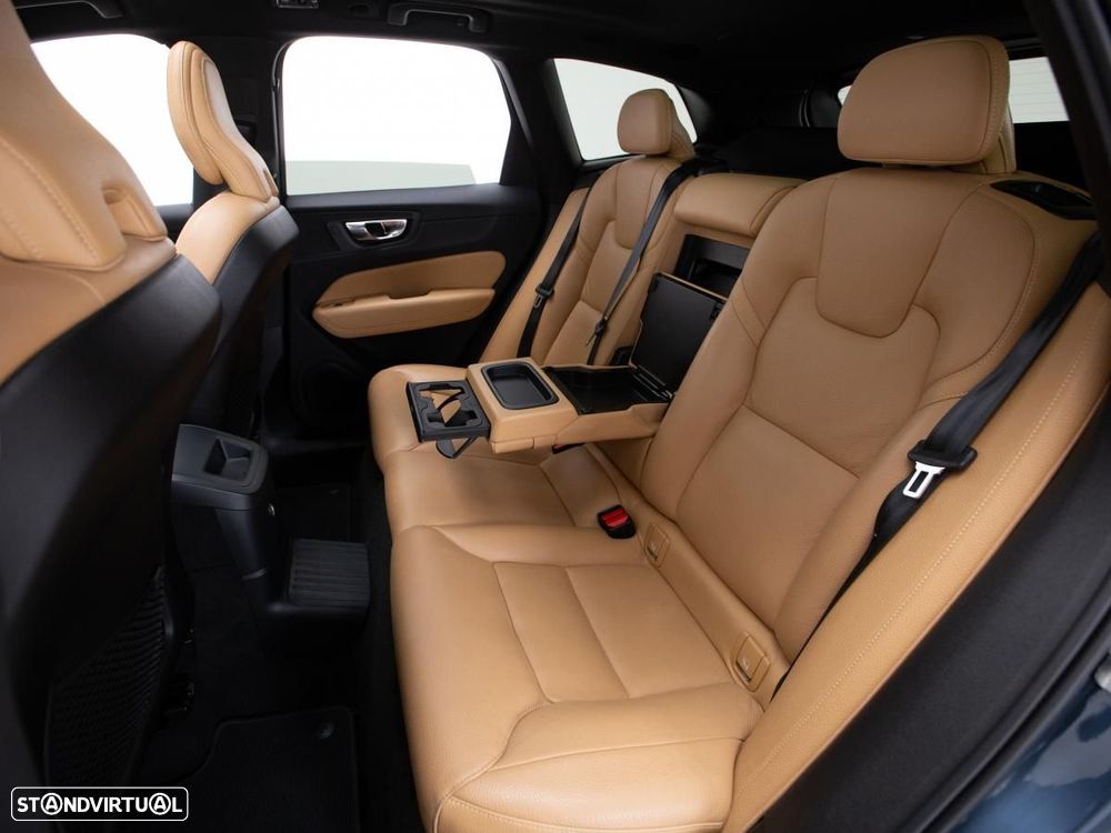 Volvo XC 60 2.0 T8 PHEV Inscription AWD - 12