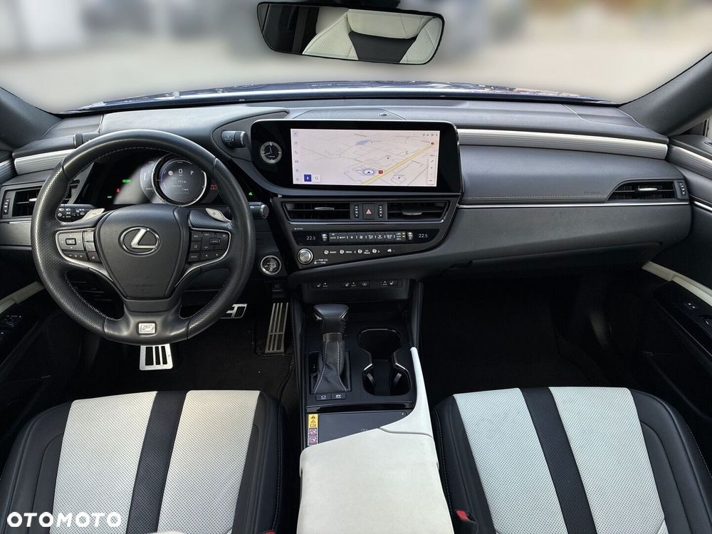 Lexus ES 300h F Sport Edition - 18