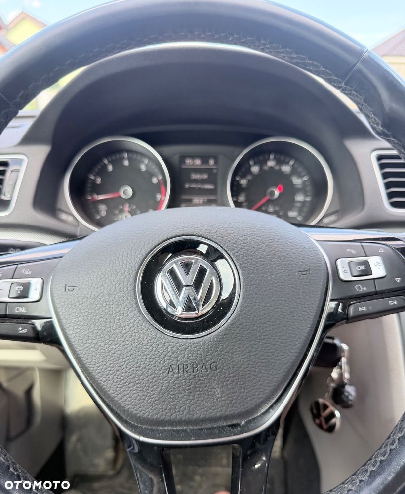 Volkswagen Passat - 10