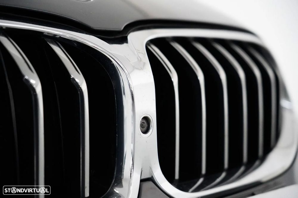 BMW M850i xDrive - 34