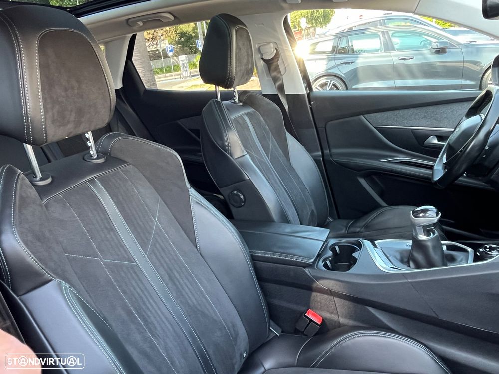 Peugeot 3008 PureTech 130 Stop & Start GPF Allure Pack - 27