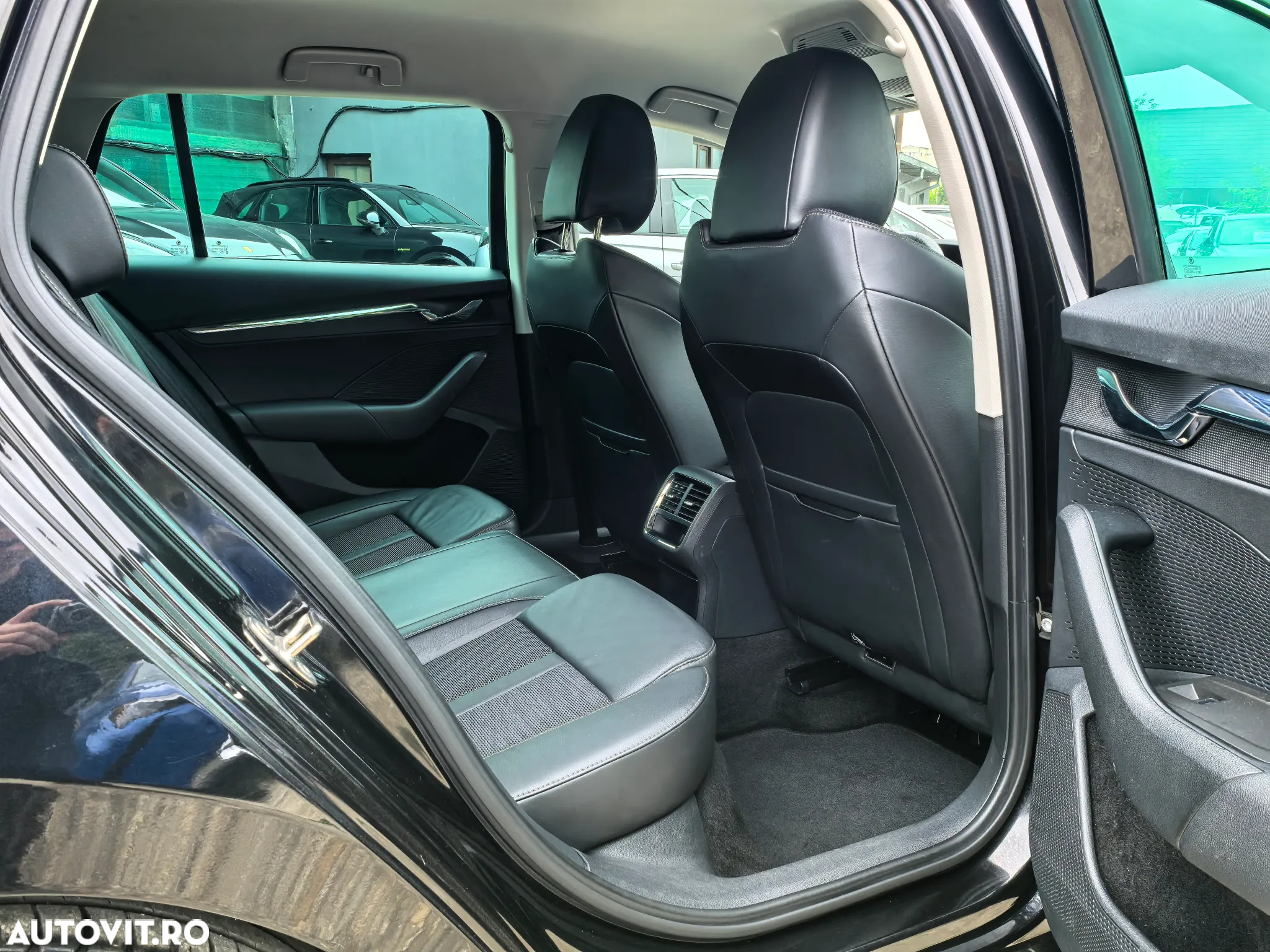 Skoda Octavia Combi 2.0 TDI DSG Style - 15