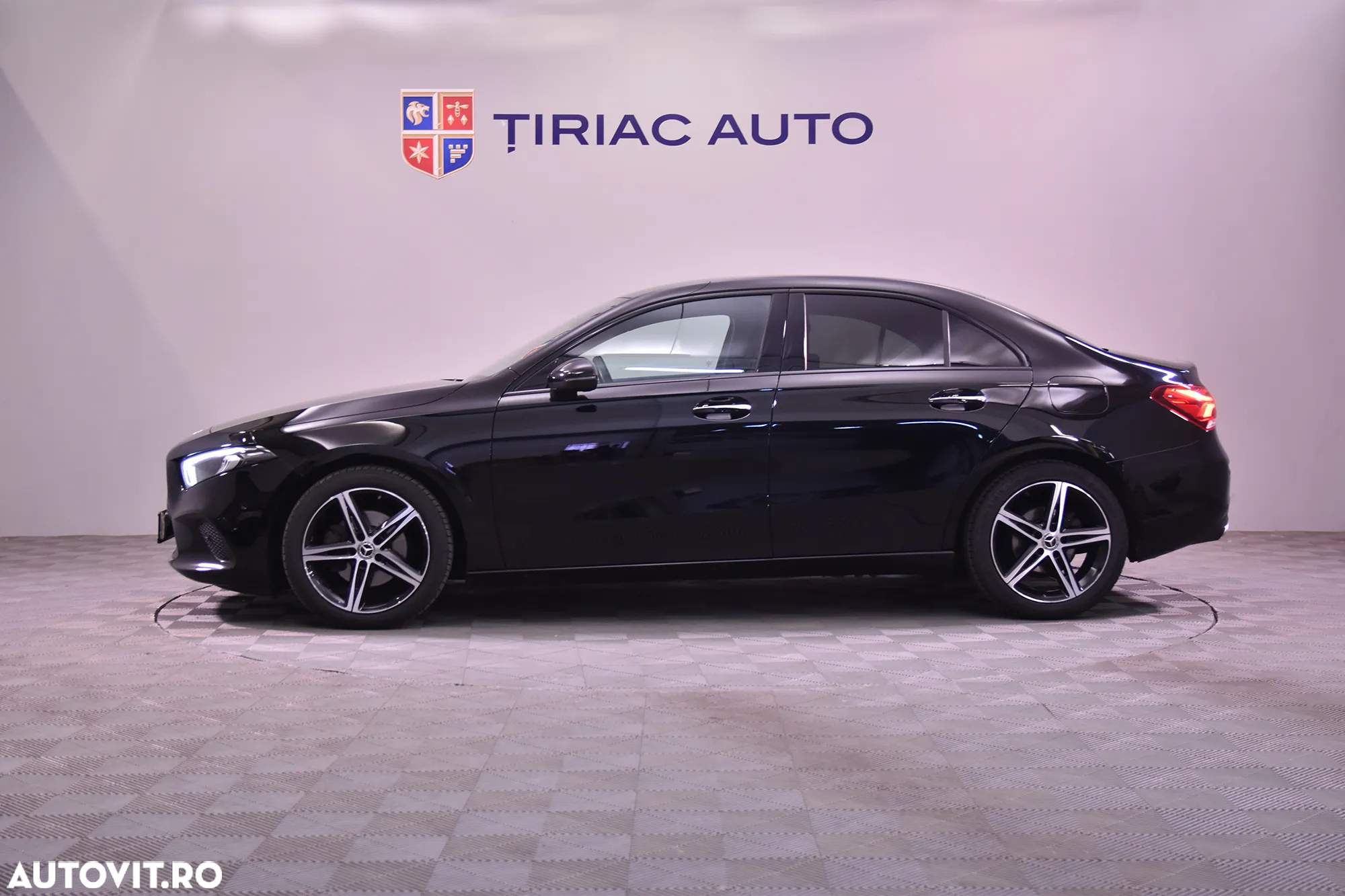 Mercedes-Benz A 200 d 8G-DCT - 2