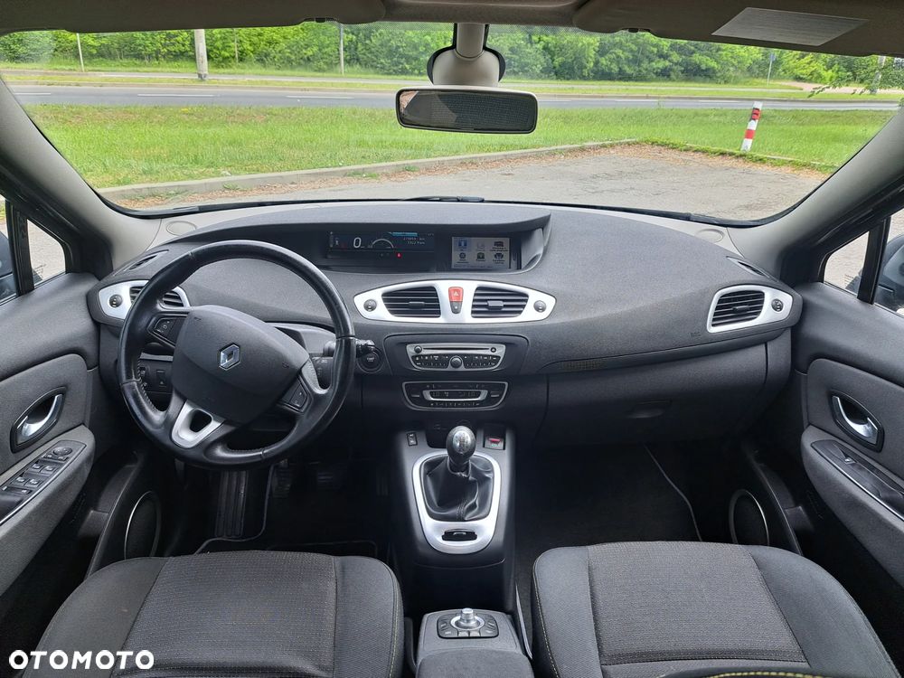 Renault Scenic - 17