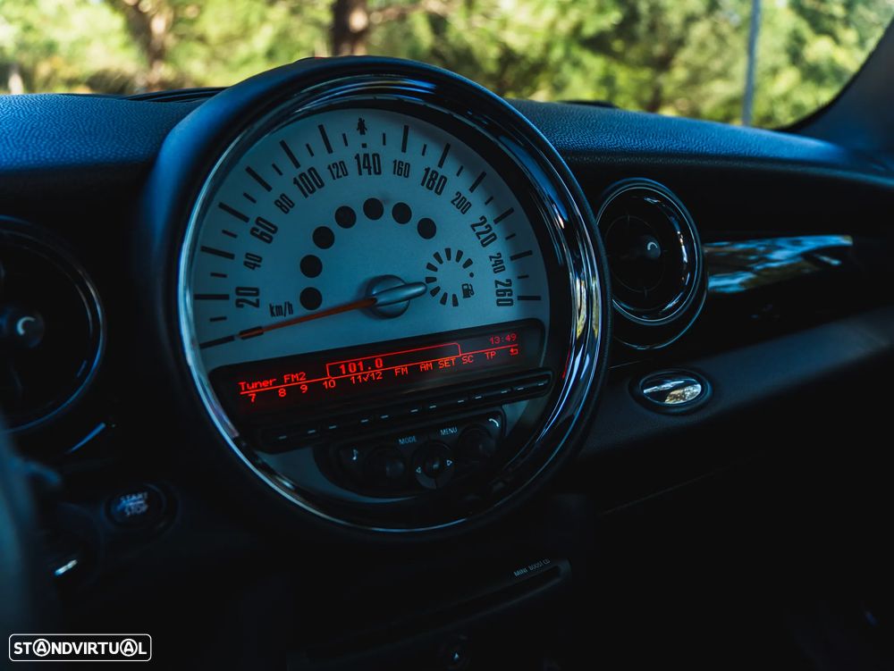 MINI 3 Portas Cooper D - 16