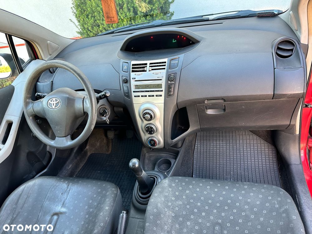 Toyota Yaris - 16