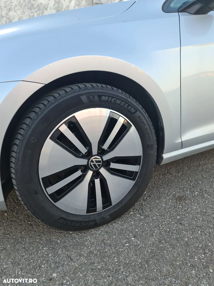 Volkswagen Golf 1.6 BlueTDI DSG Comfortline - 10