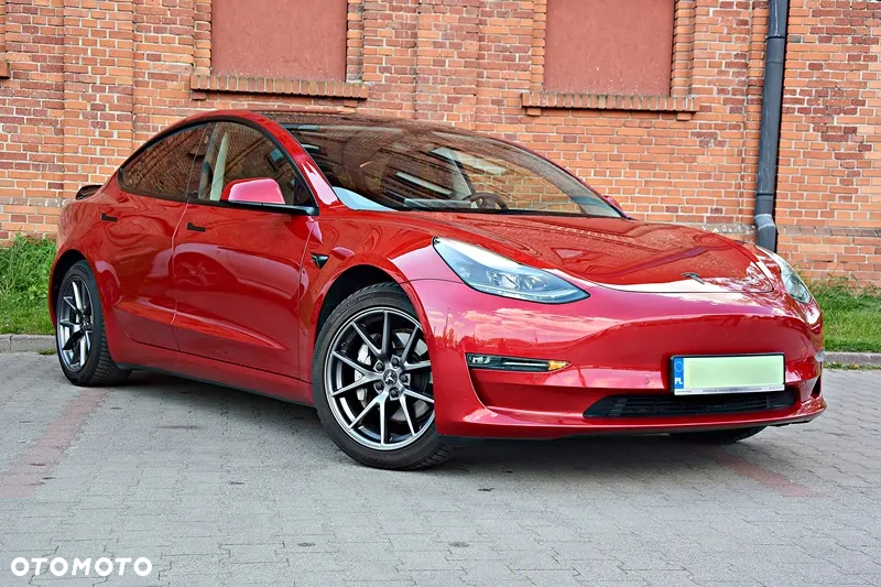 Tesla Model 3 Langstreckenbatterie Allradantrieb Dual Motor - 7