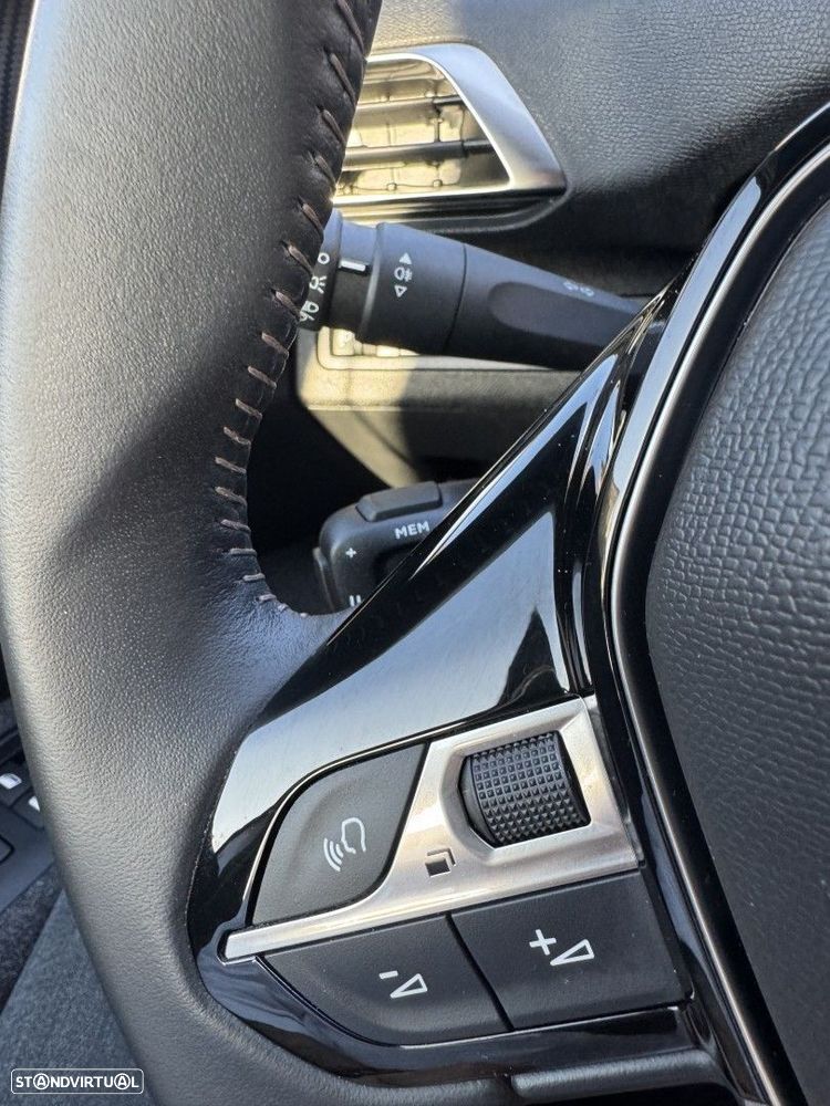 Peugeot 5008 1.2 PureTech Allure - 18