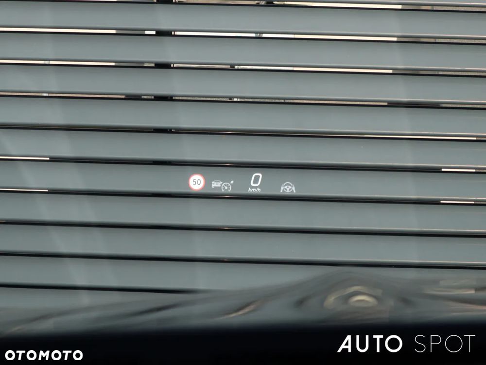 Mercedes-Benz Klasa C 180 9G-TRONIC AMG Line - 25