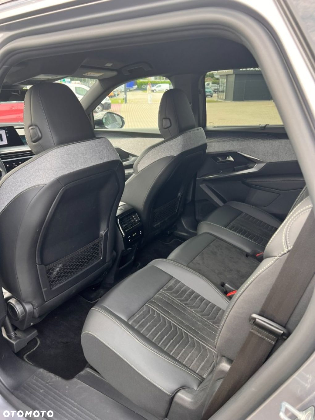 Peugeot 5008 - 8