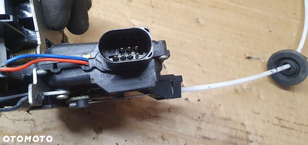 Zamek prawy przód przedni prawy Audi A4 B6 7PIN 4B1837016E - 5