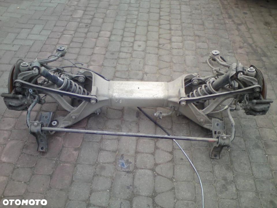 ZAWIESZENIE TYLNE PEUGEOT 407 BEZ ZACISKÓW - 1