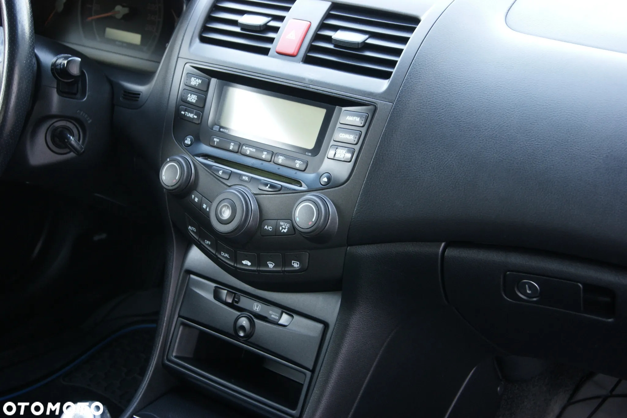 Honda Accord 2.0 Comfort - 26