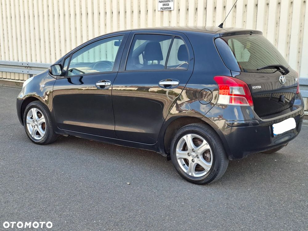 Toyota Yaris - 4