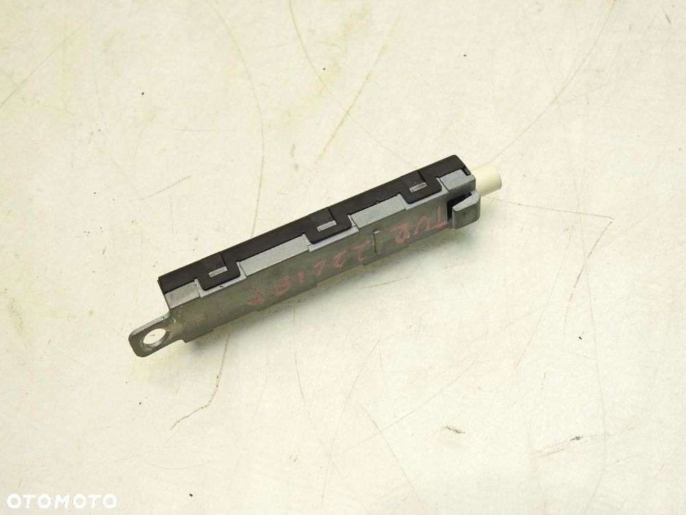 WZMACNIACZ ANTENY VW TOURAN 1T3 LIFT 1T0035577AC - 7