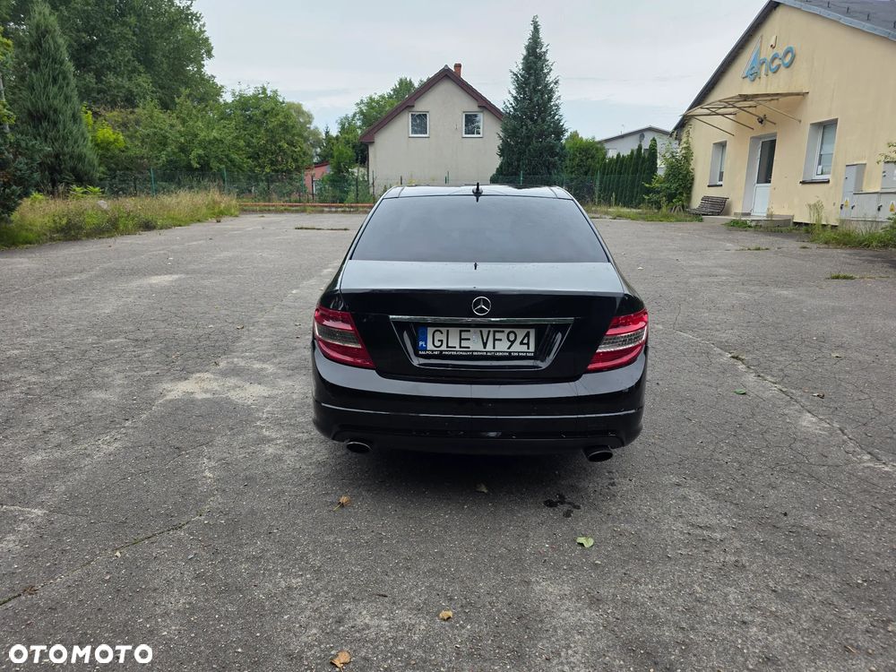Mercedes-Benz Klasa C 320 CDI DPF 7G-TRONIC Avantgarde - 8