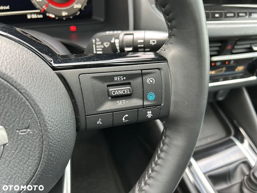 Nissan Qashqai 1.3 DIG-T MHEV Premiere Edition - 24