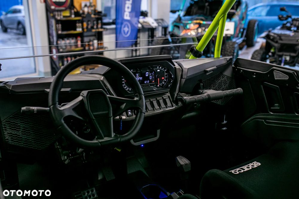 Polaris RZR - 13